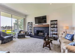 Photo #5: 24058674 Listing