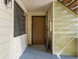 Photo #2: 24058976 Listing 