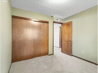 Photo #5: 24058976 Listing 