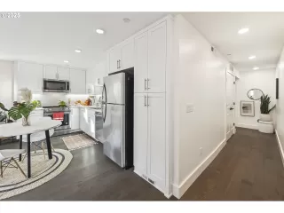 Photo #2: 24059046 Listing