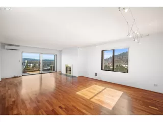 Photo #1: 24060251 Listing