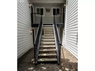 Photo #2: 24060300 Listing