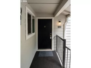 Photo #3: 24060300 Listing