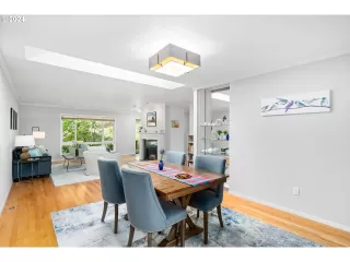 Photo #4: 24061025 Listing 