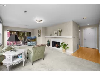 Photo #4: 24061181 Listing