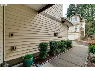 Photo #2: 240618142 Listing 