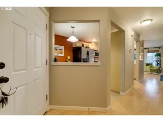 Photo #6: 240618142 Listing 