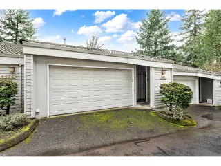 Photo #4: 24061898 Listing