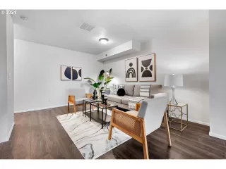 Photo #6: 24061898 Listing