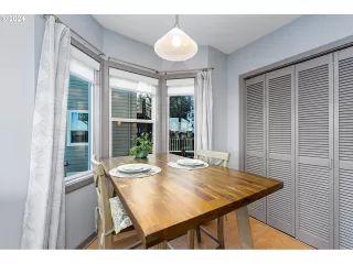 Photo #5: 24062205 Listing