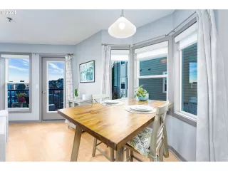 Photo #6: 24062205 Listing