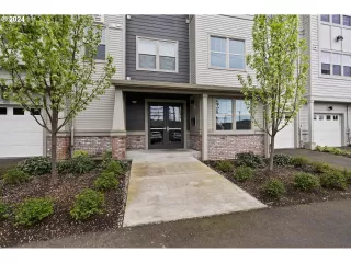 Photo #2: 24062226 Listing