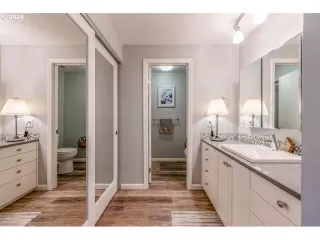 Photo #6: 24062286 Listing 