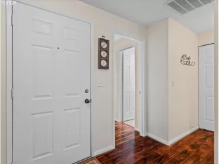 Photo #3: 240628053 Listing 