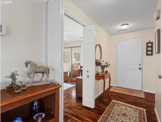 Photo #4: 240628053 Listing 