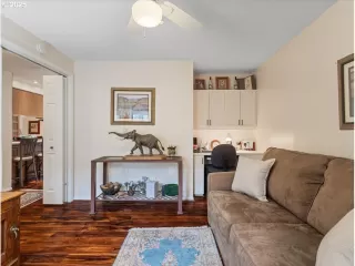 Photo #6: 240628053 Listing 