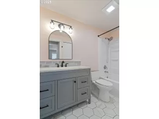 Photo #1: 24062836 Listing