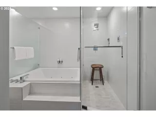 Photo #1: 24062884 Listing