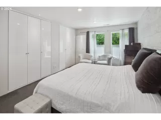 Photo #3: 24062884 Listing