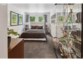 Photo #4: 24062884 Listing