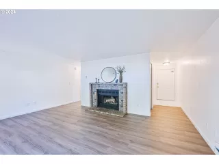 Photo #6: 24063481 Listing 