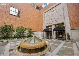 Photo #5: 24064029 Listing 