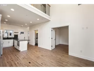 Photo #3: 24064488 Listing