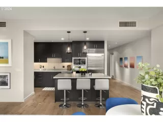 Photo #2: 24064699 Listing 