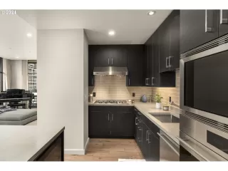 Photo #5: 24064699 Listing 