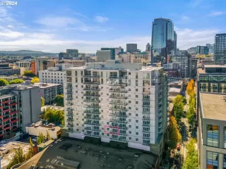 Photo #2: 24065528 Listing 