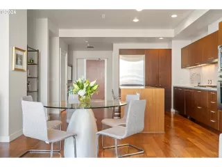 Photo #1: 24066989 Listing 