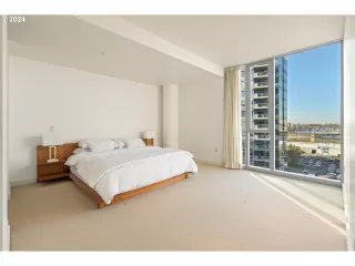 Photo #4: 24066989 Listing 