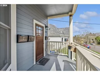 Photo #2: 24066998 Listing 