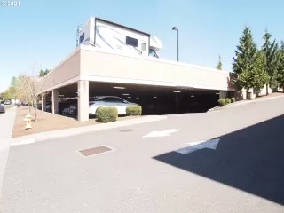 Photo #2: 24067079 Listing