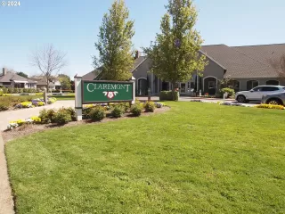 Photo #4: 24067079 Listing