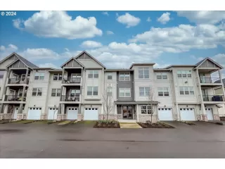 Photo #1: 24067716 Listing