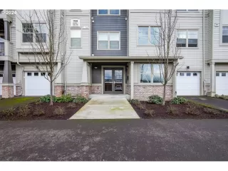 Photo #2: 24067716 Listing