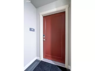 Photo #3: 24067716 Listing