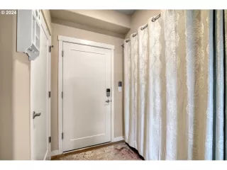 Photo #4: 24067716 Listing