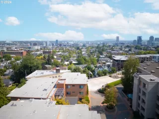 Photo #2: 24067976 Listing