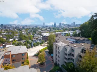 Photo #4: 24067976 Listing