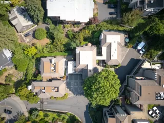 Photo #5: 24067976 Listing