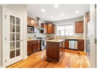 Photo #2: 240684064 Listing 