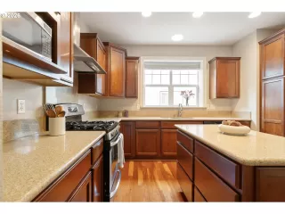 Photo #3: 240684064 Listing 