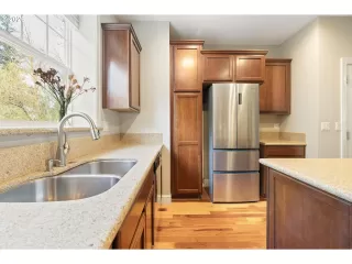 Photo #5: 240684064 Listing 