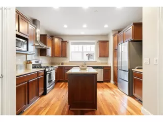 Photo #6: 240684064 Listing 