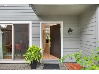 Photo #2: 24068648 Listing