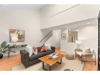 Photo #6: 24068648 Listing