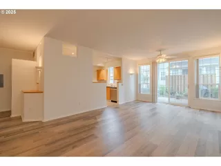 Photo #6: 240697463 Listing