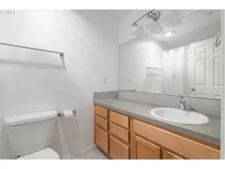 Photo #4: 24070231 Listing 